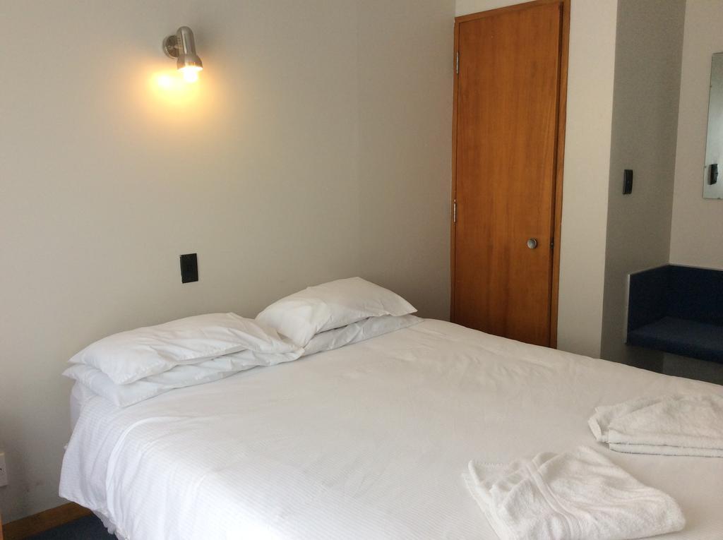 Acacia Park Motel Whanganui Room photo