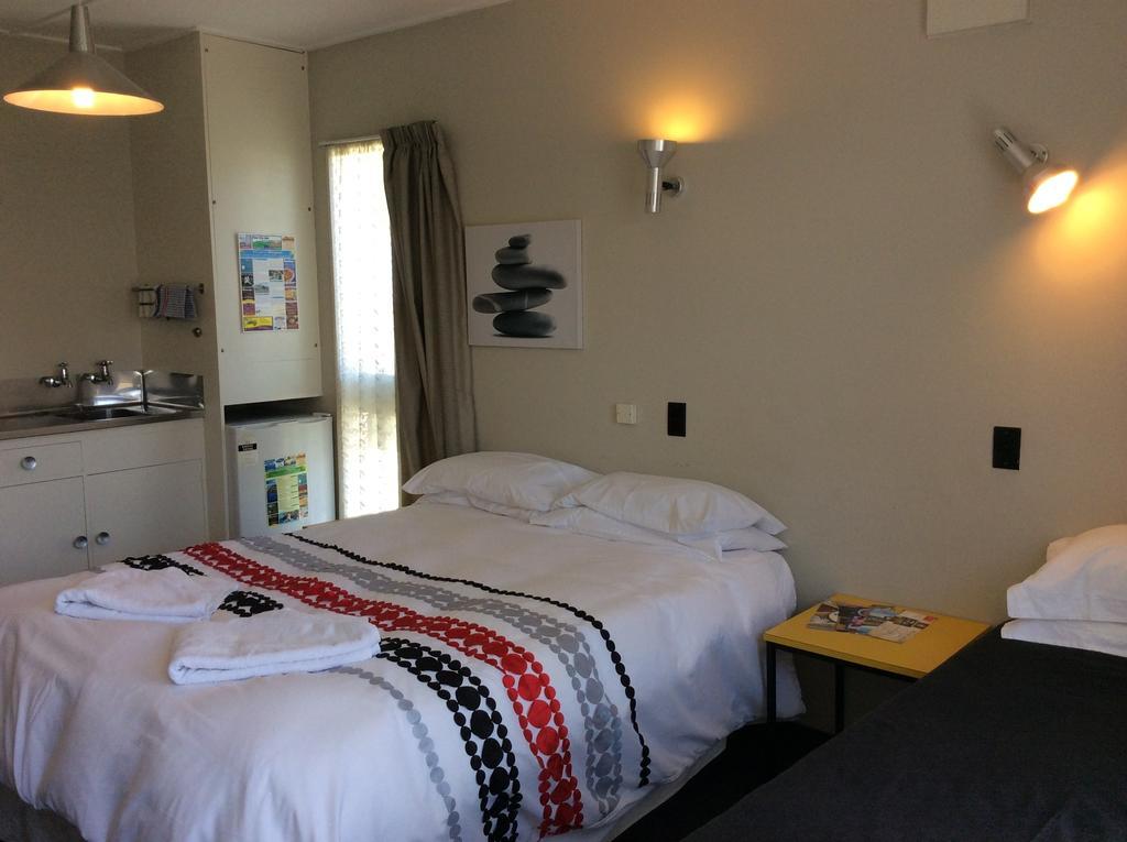 Acacia Park Motel Whanganui Room photo